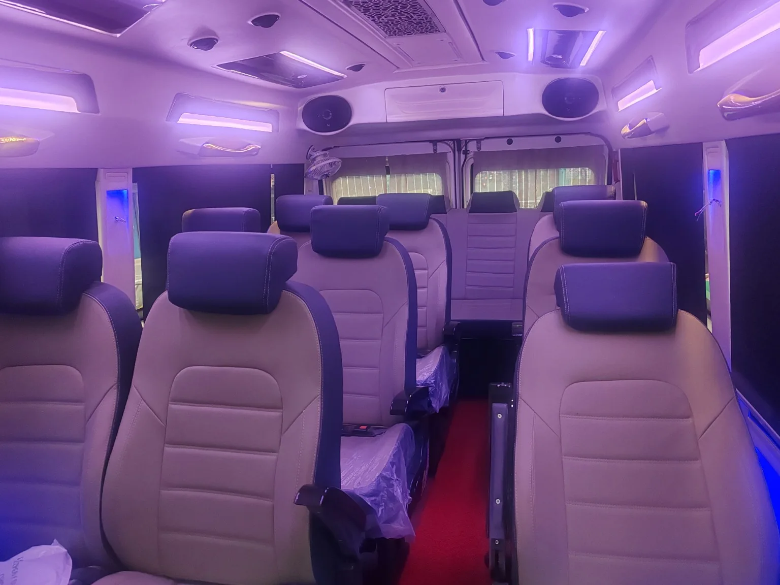 Traveller Seats Wide